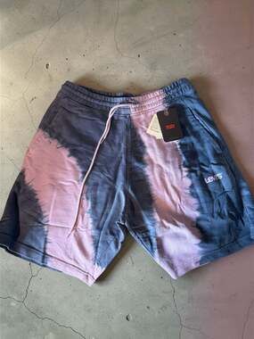 Levi's Men's Seasonal Tie-Dye Fleece Sweatshorts in Moon Dream Lilac Air